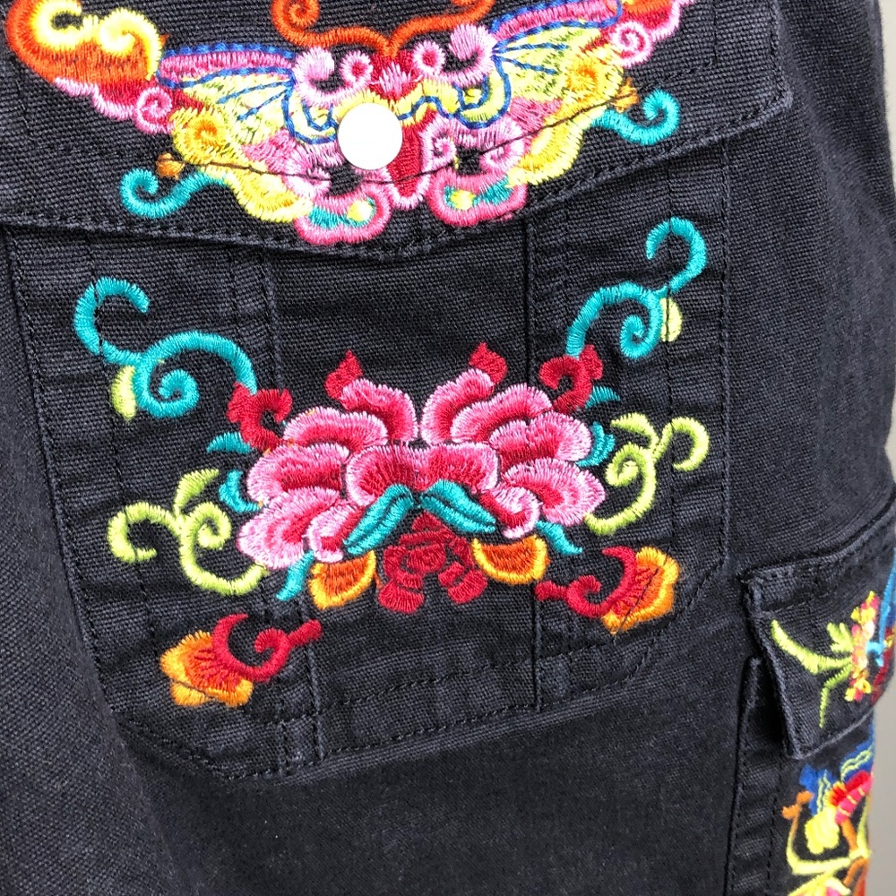 2 Friends Black Embroidered Crop Adjustable Drawstring Leg Capri Pants Size 10 - Picture 6 of 11
